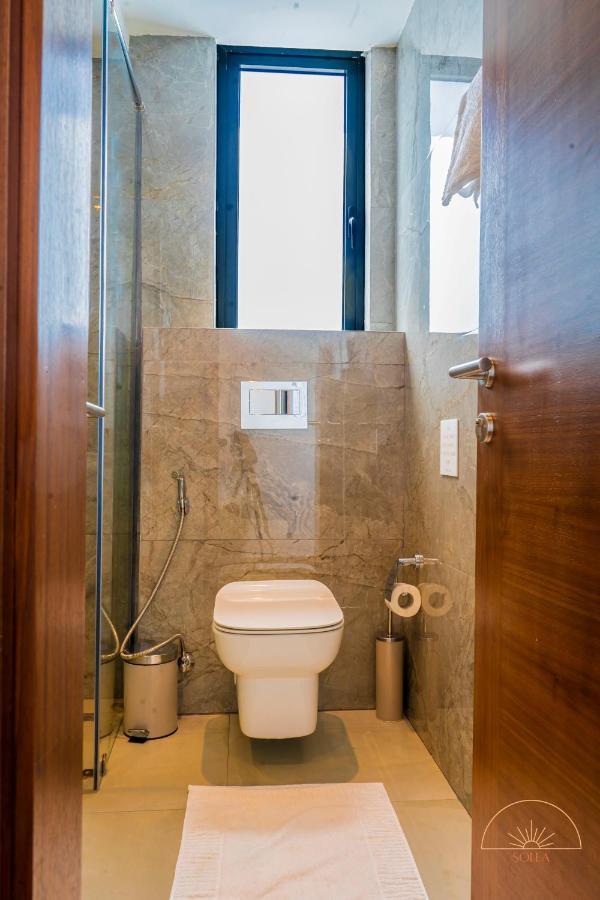 Solea 1 Bedroom Apartment - Central, Comfortable, Cozy, Balcony, Pool, Gym Accra Exterior photo