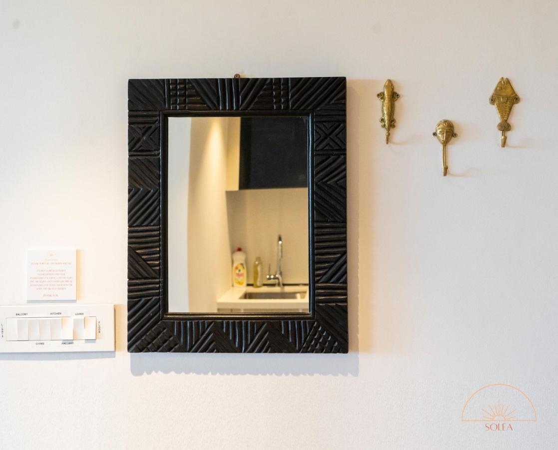 Solea 1 Bedroom Apartment - Central, Comfortable, Cozy, Balcony, Pool, Gym Accra Exterior photo