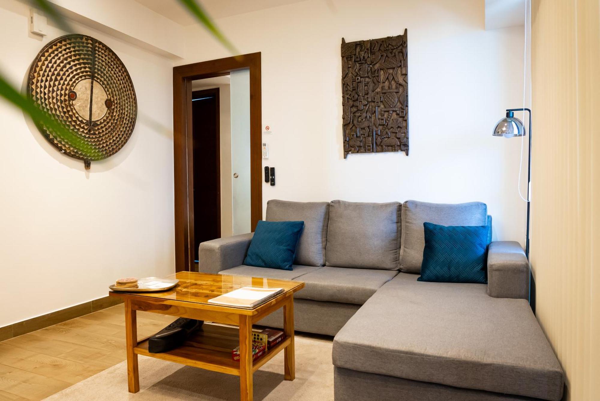 Solea 1 Bedroom Apartment - Central, Comfortable, Cozy, Balcony, Pool, Gym Accra Exterior photo